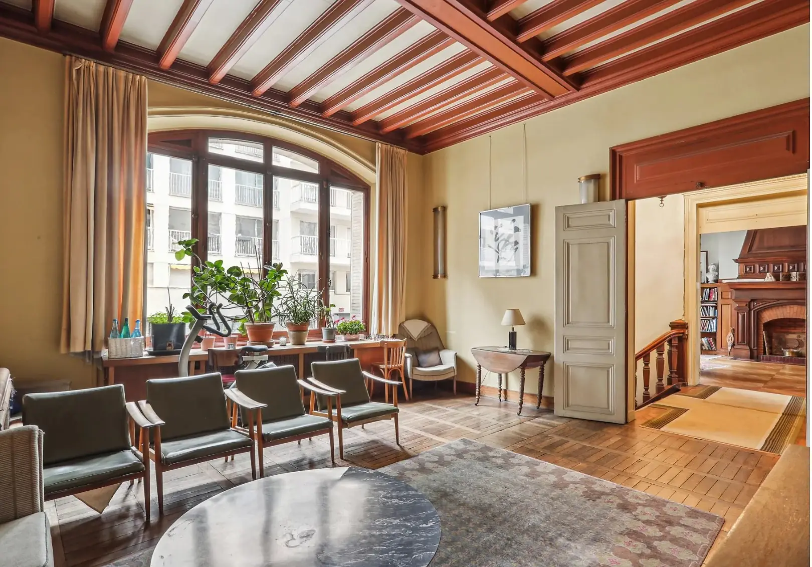 Façades haussmanniennes parisiennes, quartier d'intervention de l'agence